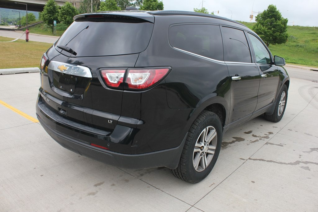 2017 Chevrolet Traverse Image 3