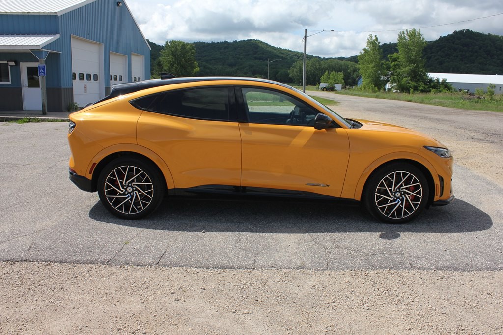 2021 Ford Mustang Image 4