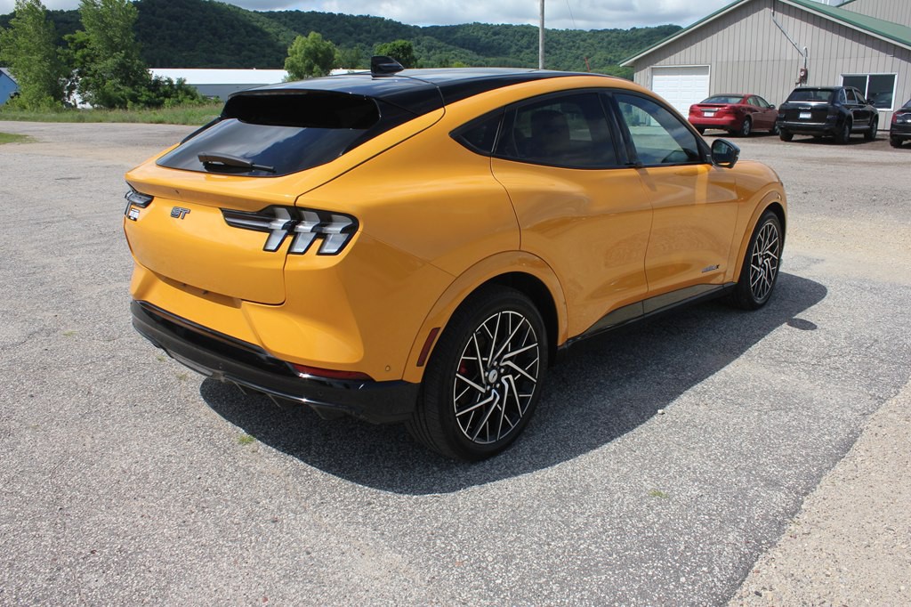 2021 Ford Mustang Image 5
