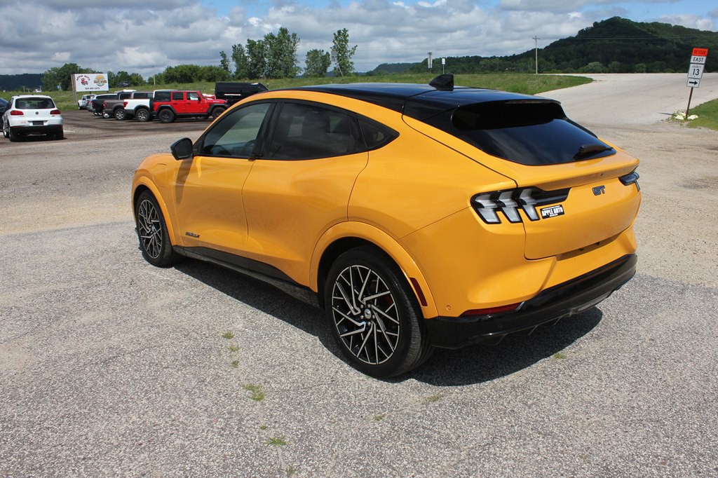 2021 Ford Mustang Image 7