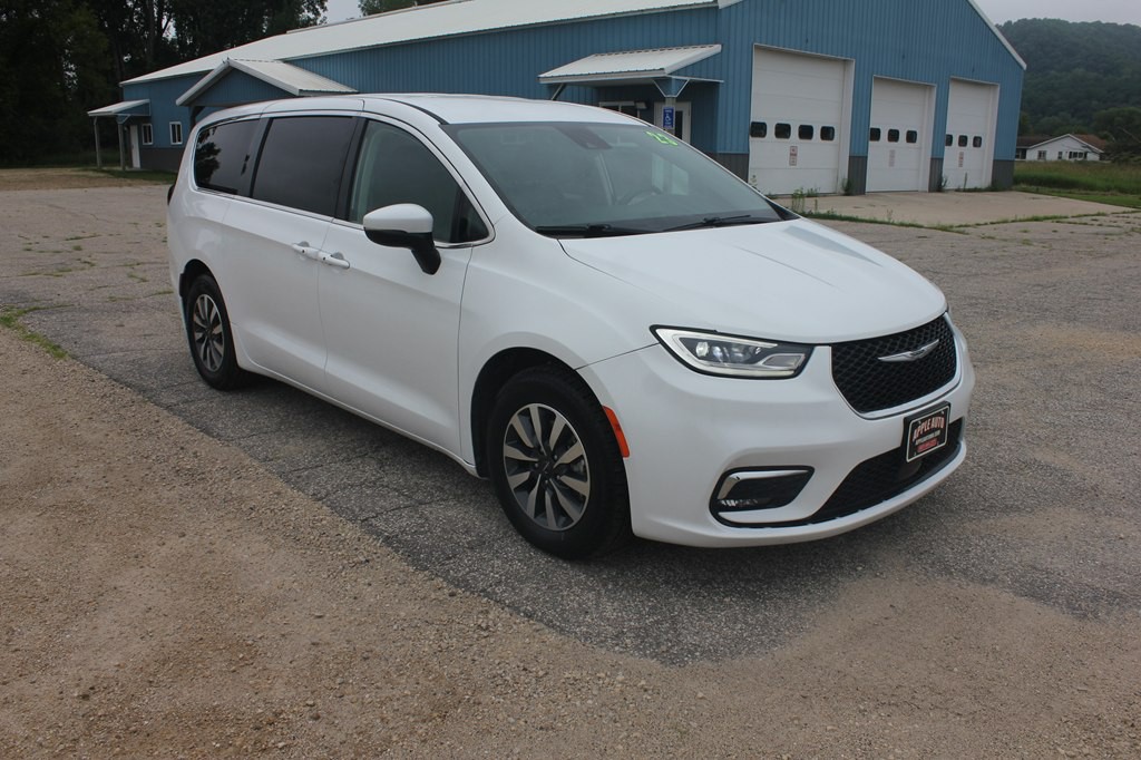 2023 Chrysler Pacifica Image 3