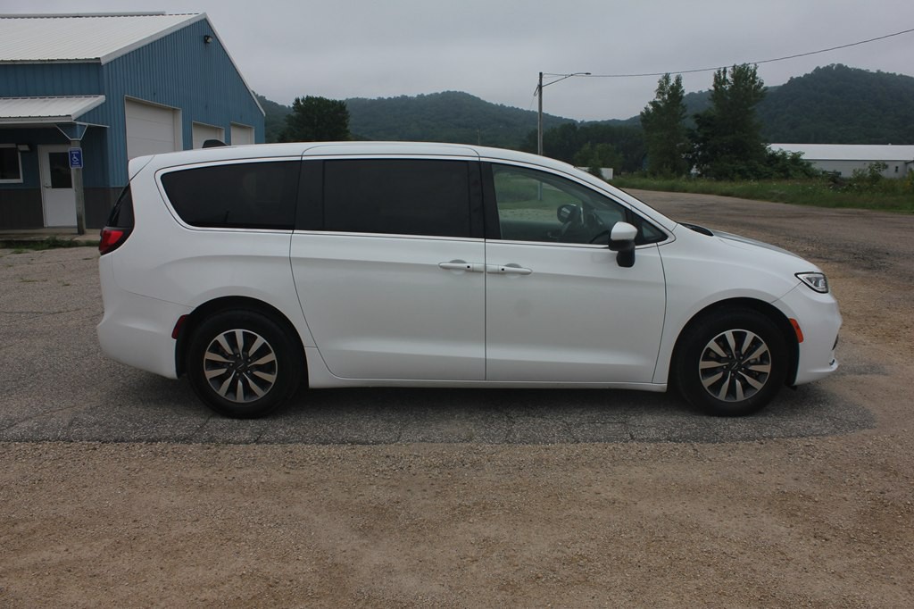 2023 Chrysler Pacifica Image 4