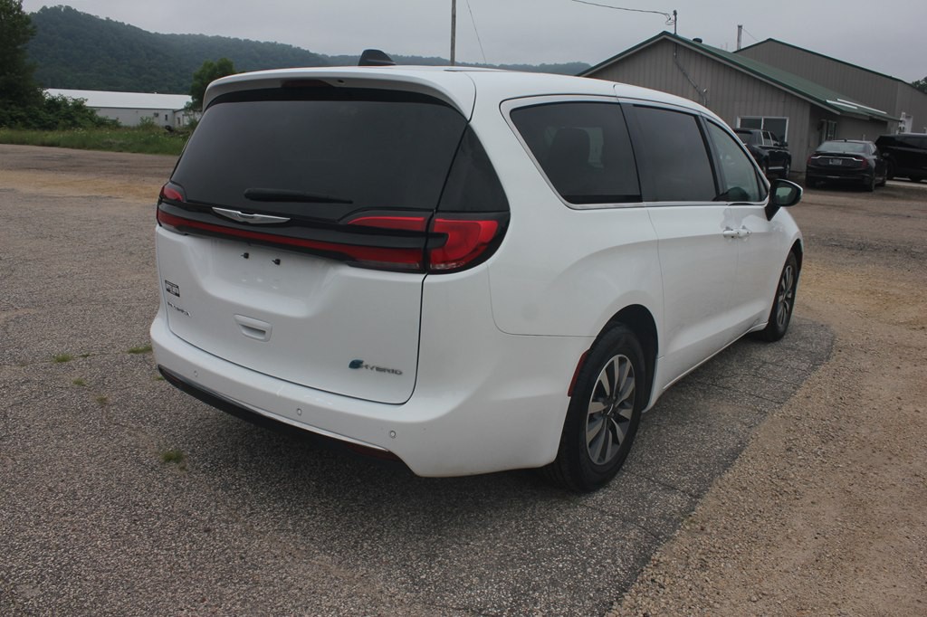 2023 Chrysler Pacifica Image 5