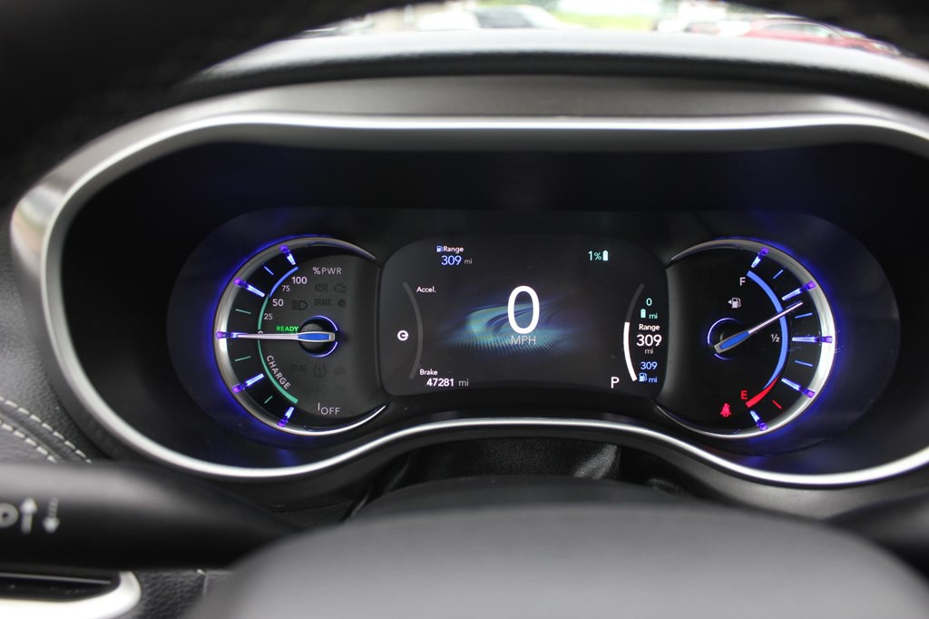 2023 Chrysler Pacifica Image 11