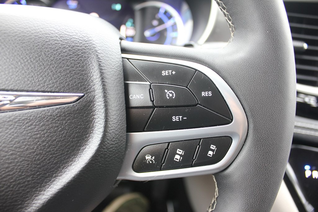 2023 Chrysler Pacifica Image 13