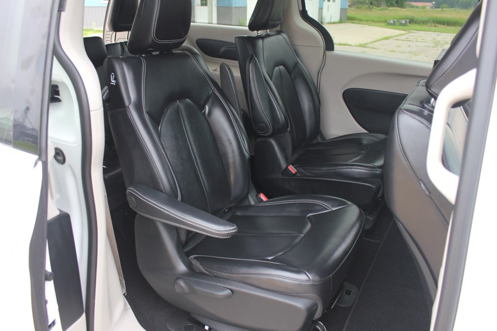 2023 Chrysler Pacifica Image 33