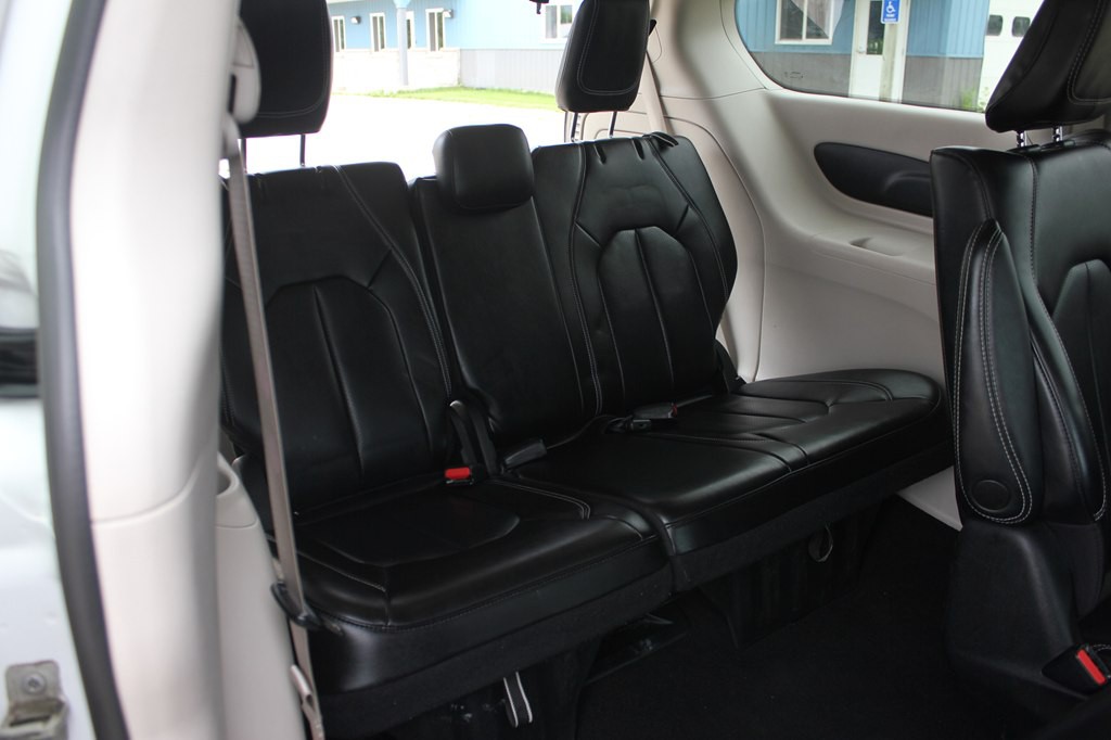 2023 Chrysler Pacifica Image 35