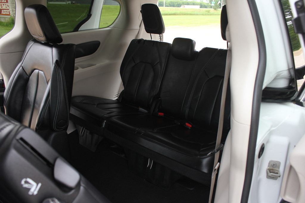 2023 Chrysler Pacifica Image 38