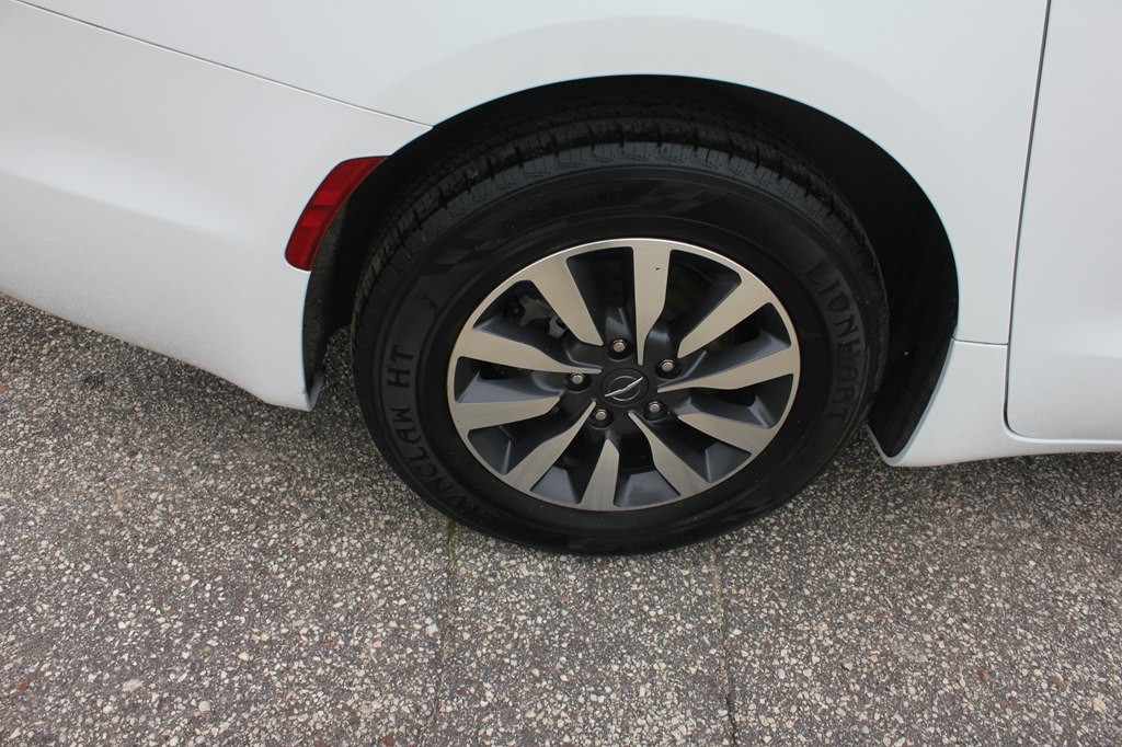 2023 Chrysler Pacifica Image 55