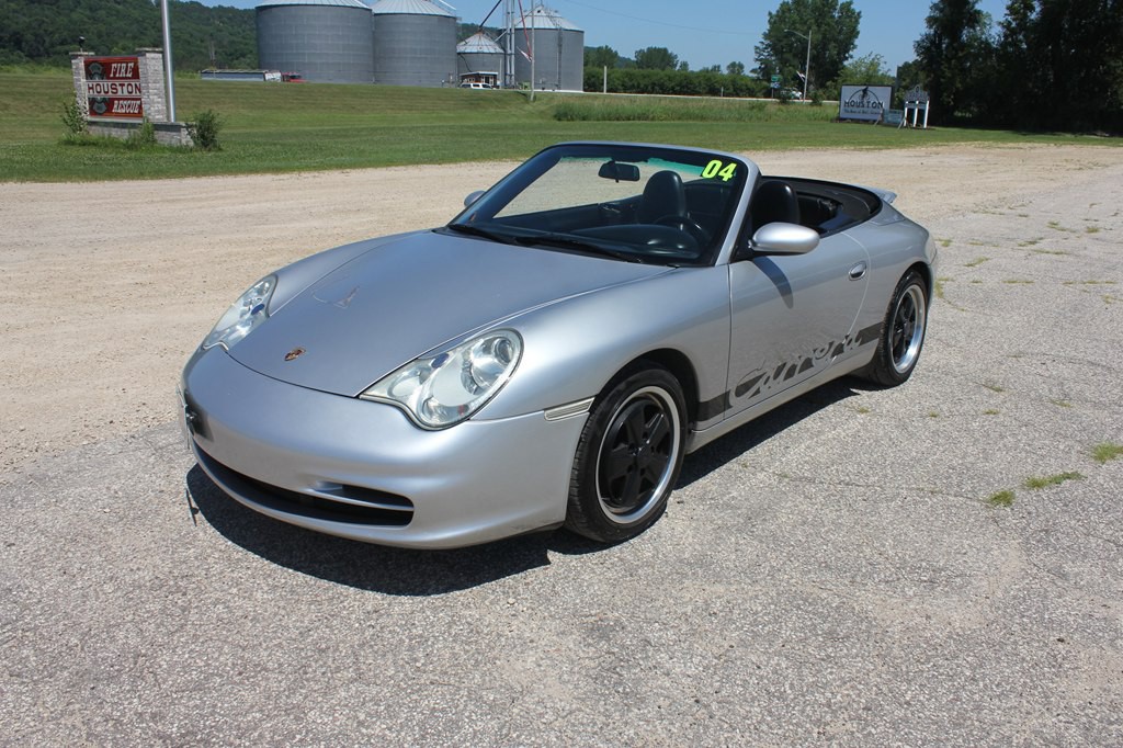 2004 Porsche 911 Image 9
