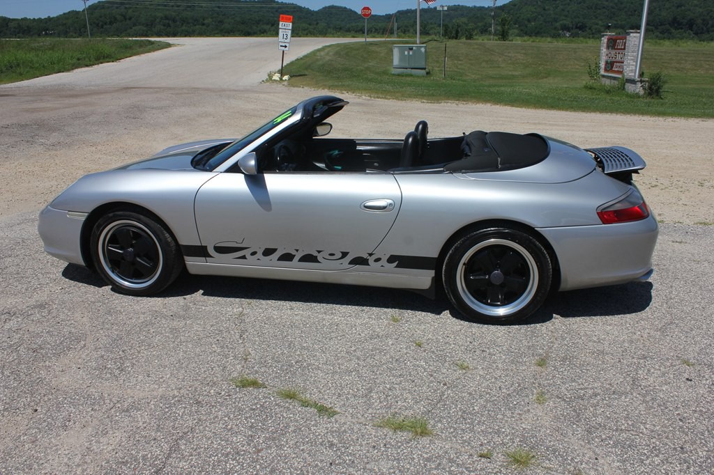 2004 Porsche 911 Image 16