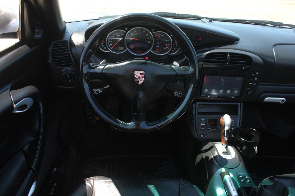 2004 Porsche 911 Image 17