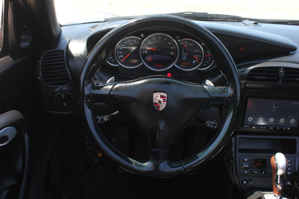 2004 Porsche 911 Image 18