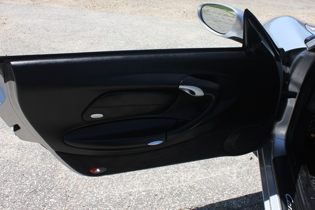 2004 Porsche 911 Image 32