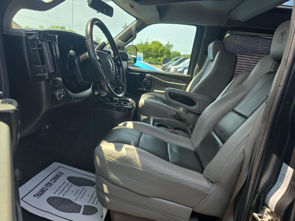 2020 Chevrolet Express Image 5