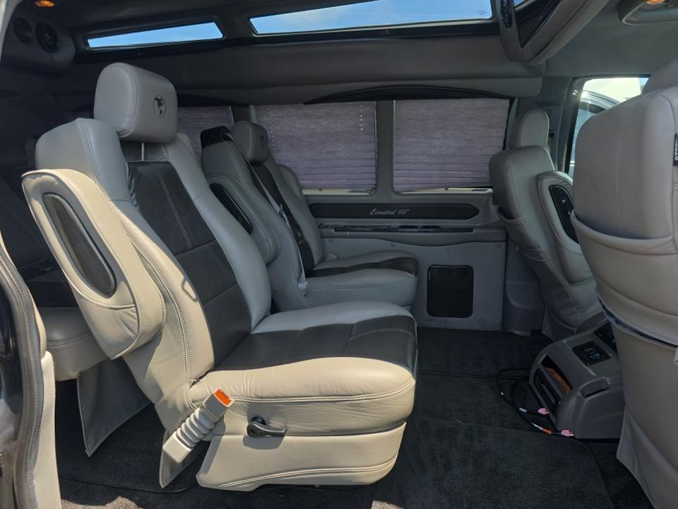 2020 Chevrolet Express Image 7