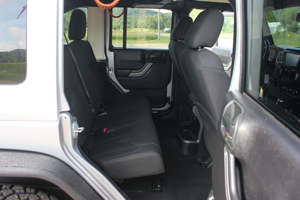 2016 Jeep Wrangler Unlimited Image 35
