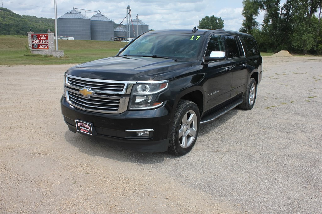 2017 Chevrolet Suburban Image 1