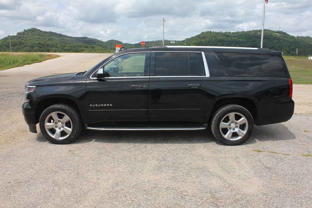 2017 Chevrolet Suburban Image 8
