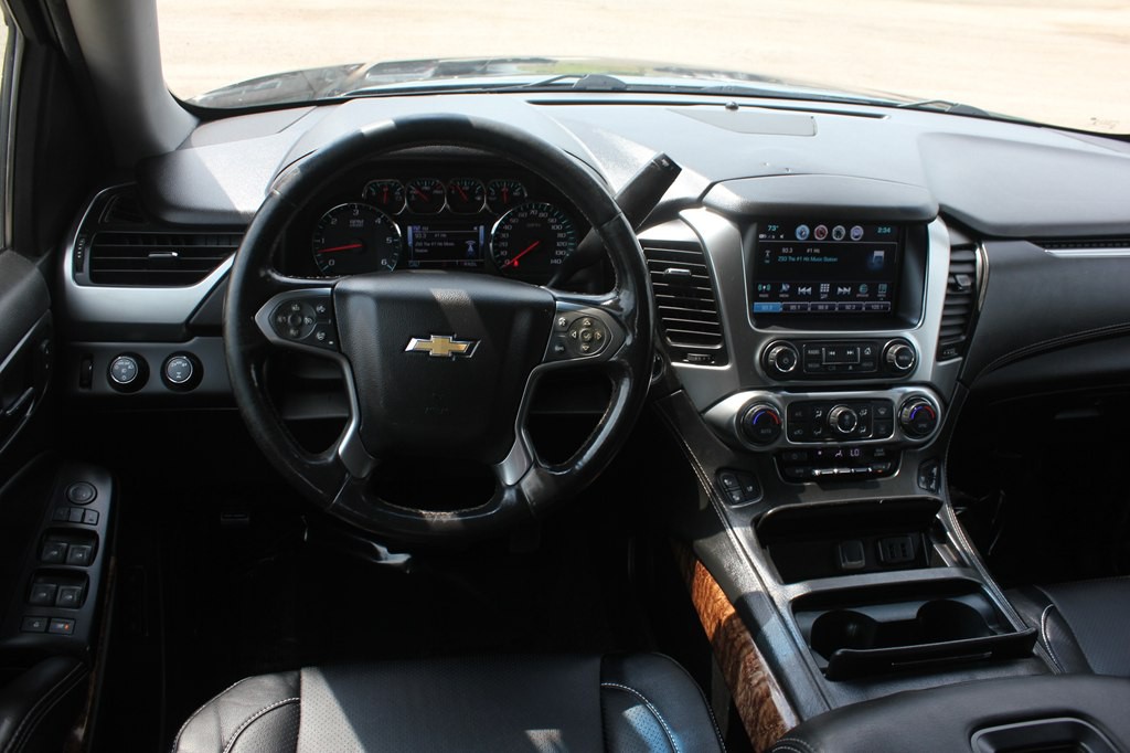 2017 Chevrolet Suburban Image 9