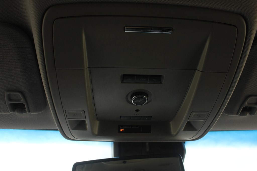 2017 Chevrolet Suburban Image 24