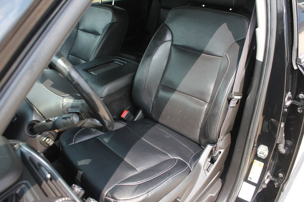 2017 Chevrolet Suburban Image 30