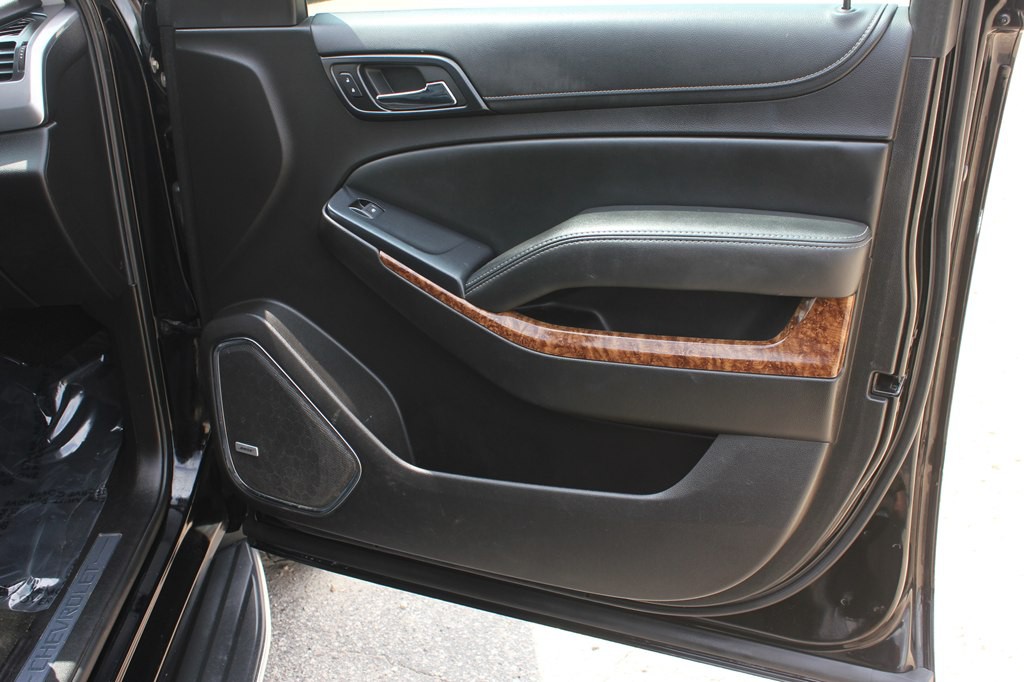 2017 Chevrolet Suburban Image 31