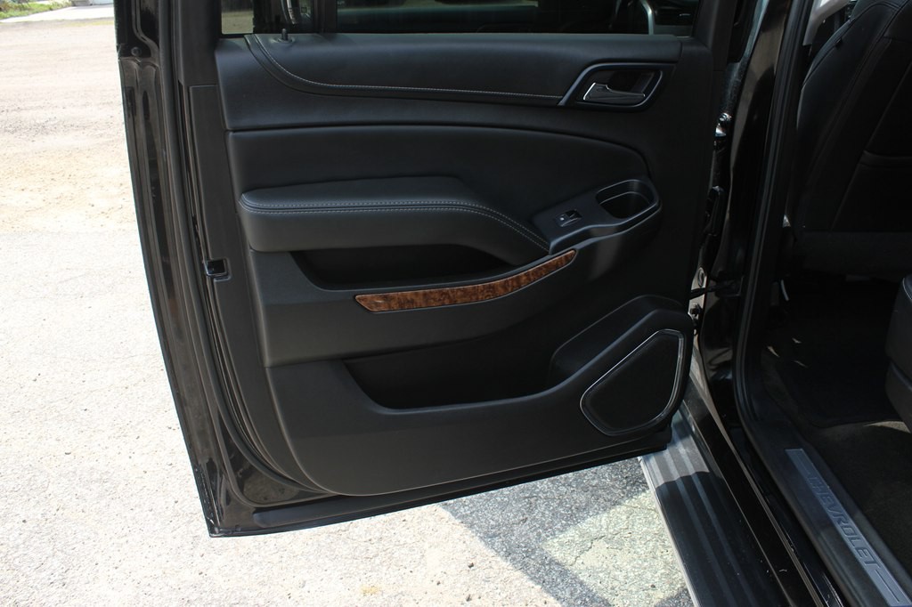 2017 Chevrolet Suburban Image 38