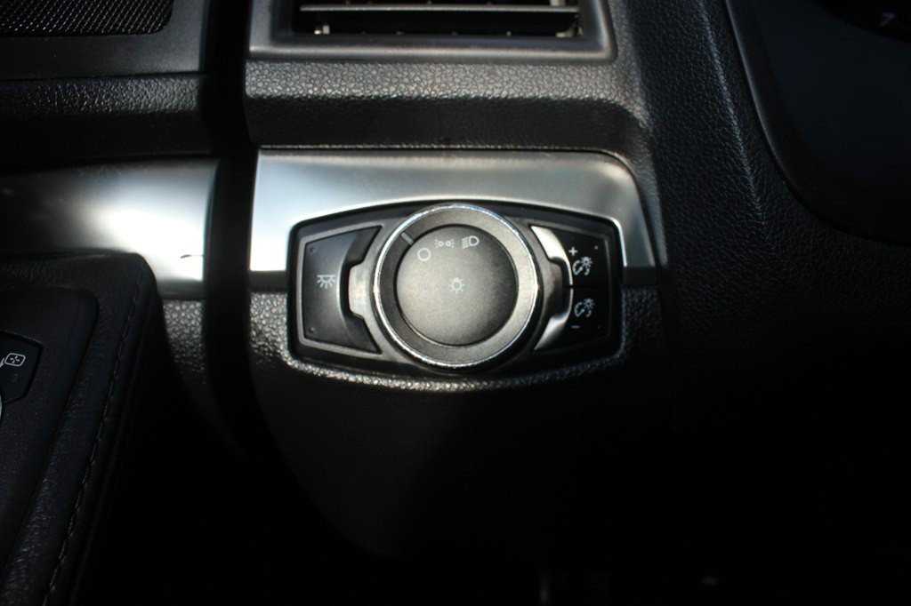 2015 Ford Explorer Image 16