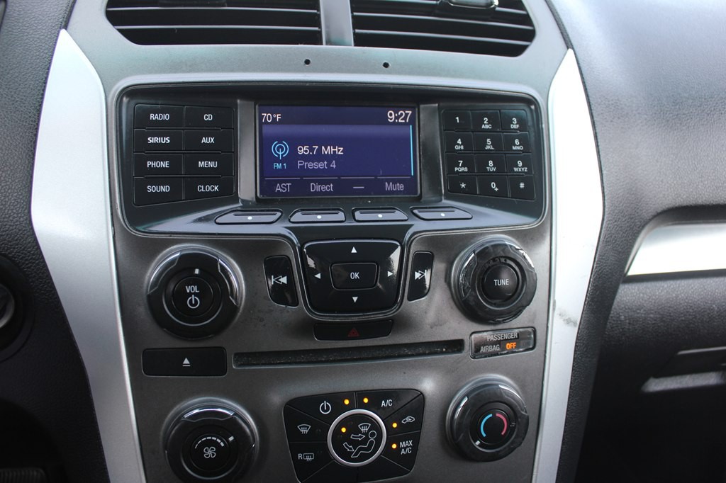 2015 Ford Explorer Image 17