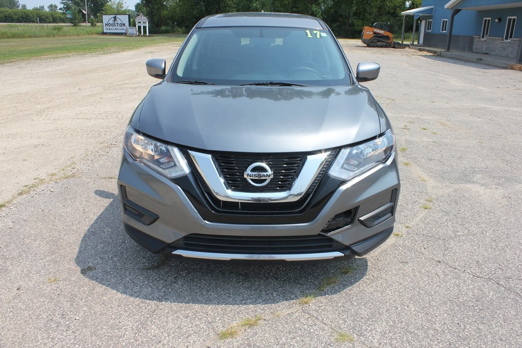 2017 Nissan Rogue Image 2