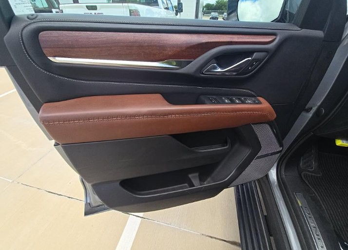 2023 GMC Yukon Image 5