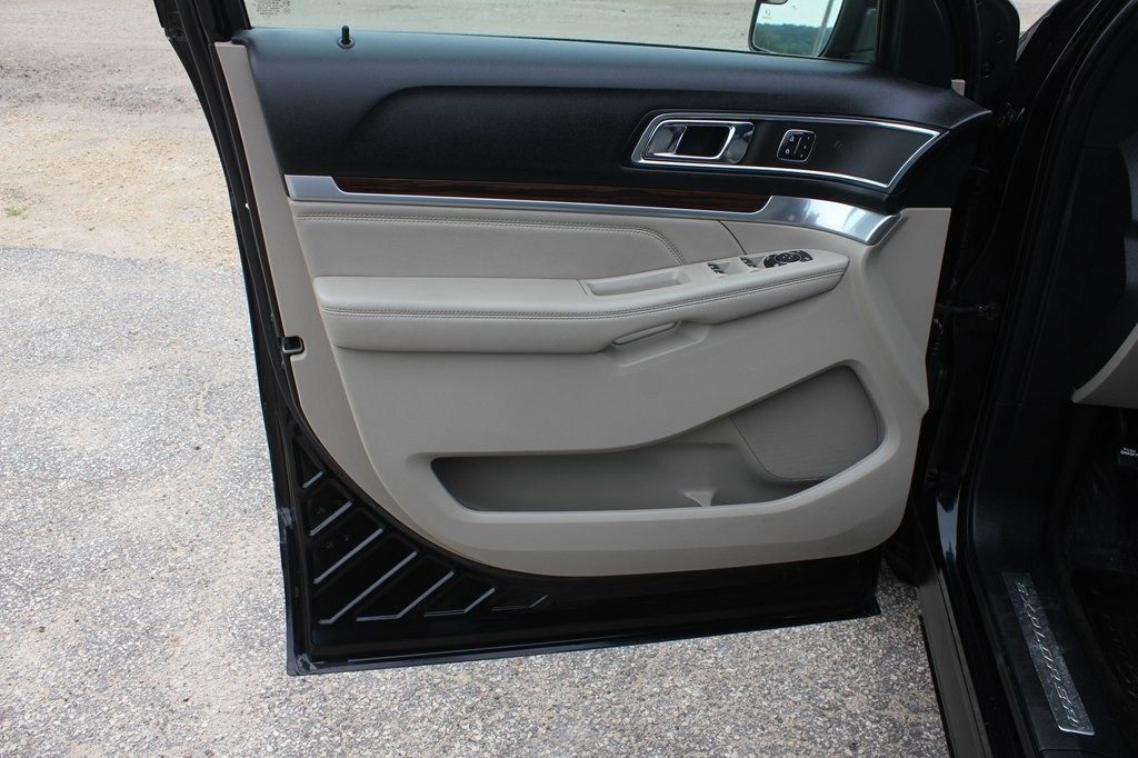 2018 Ford Explorer Image 26