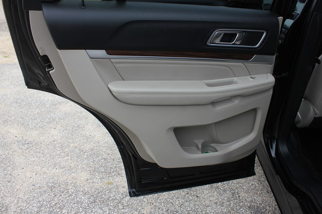 2018 Ford Explorer Image 36