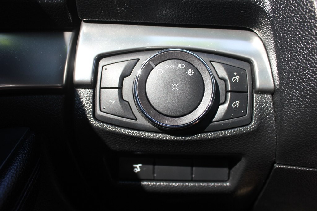 2018 Ford Explorer Image 16