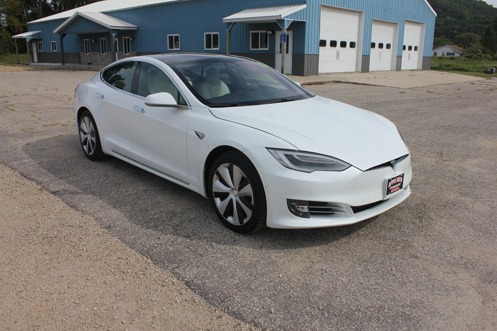 2021 Tesla Model S Image 3