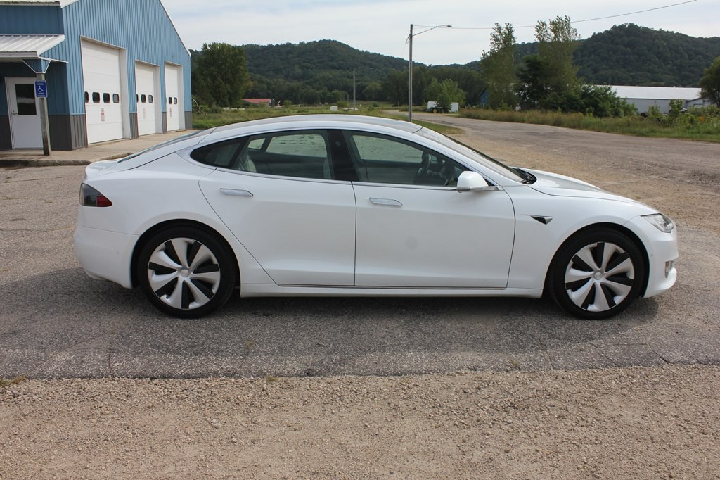 2021 Tesla Model S Image 4