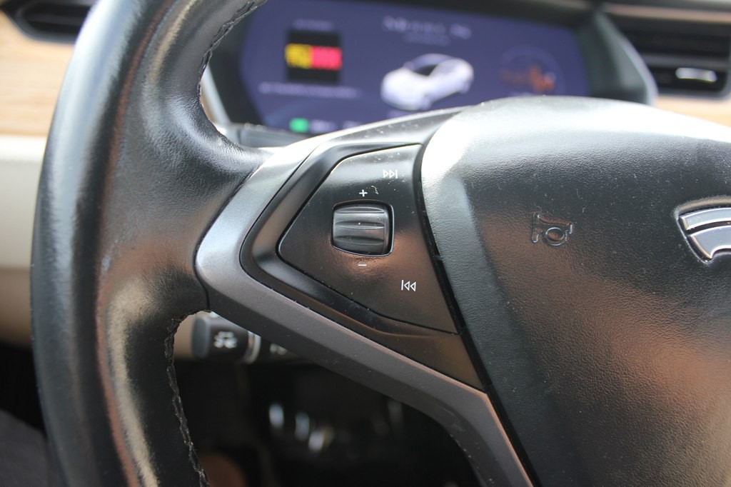2021 Tesla Model S Image 12