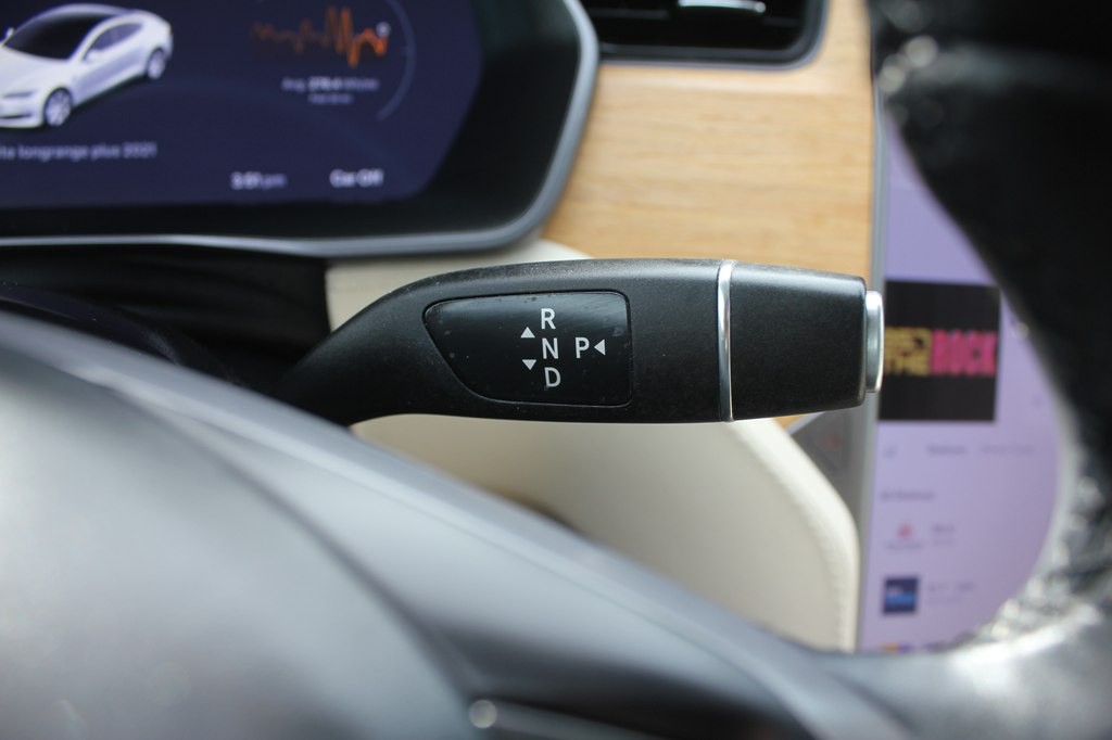 2021 Tesla Model S Image 16