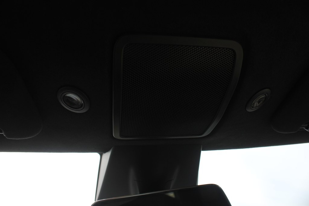 2021 Tesla Model S Image 22