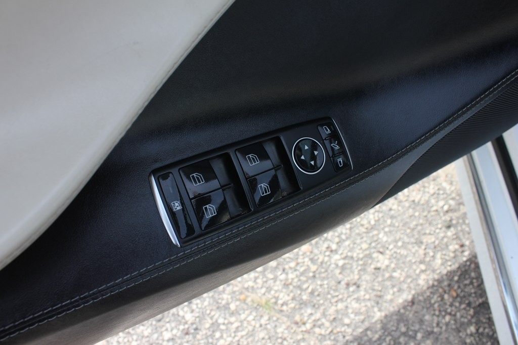 2021 Tesla Model S Image 27