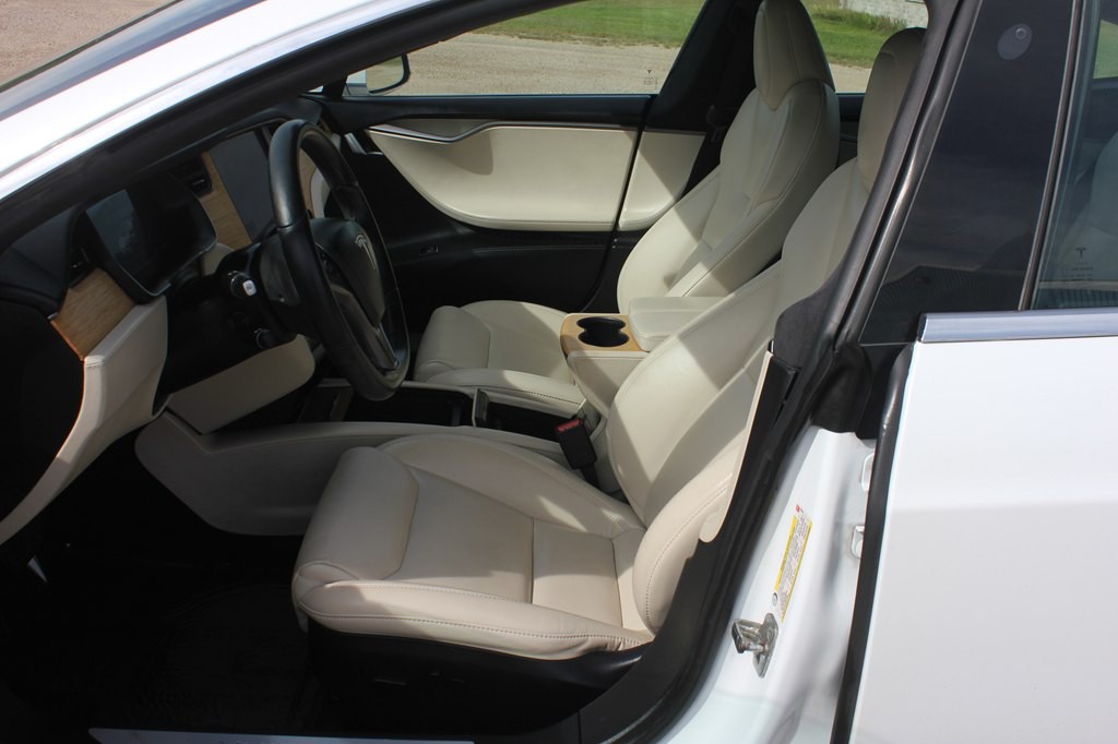 2021 Tesla Model S Image 28