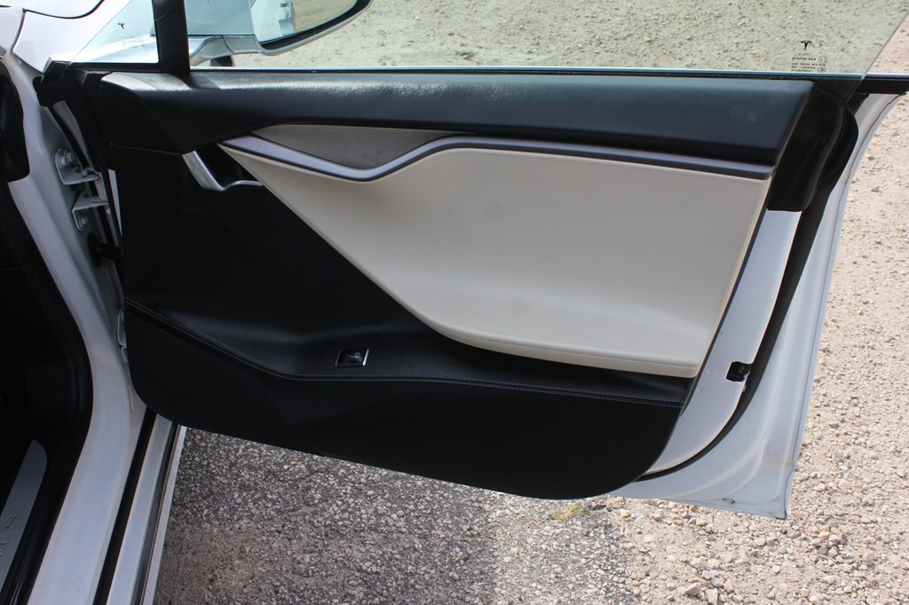 2021 Tesla Model S Image 30