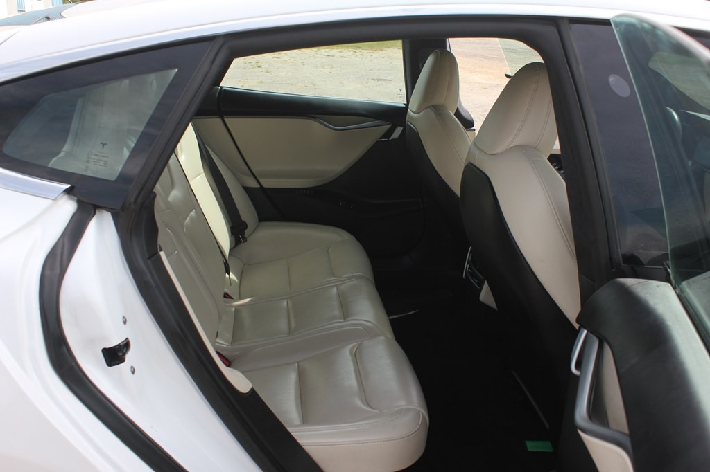 2021 Tesla Model S Image 35