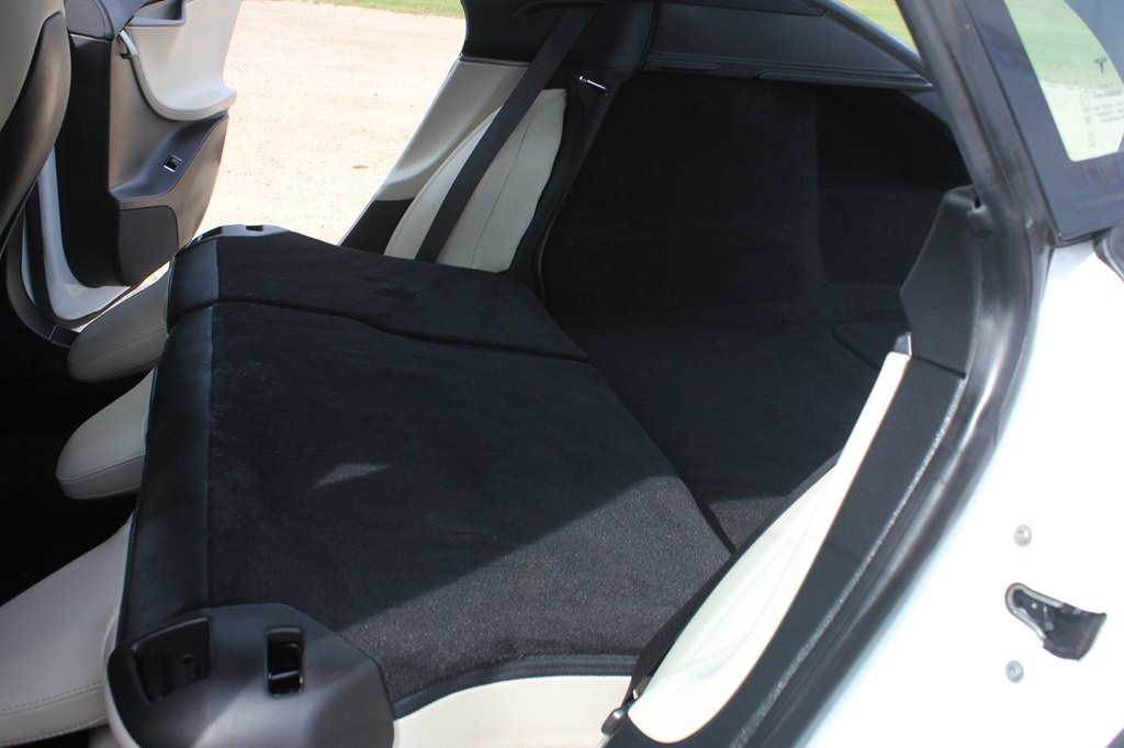2021 Tesla Model S Image 39