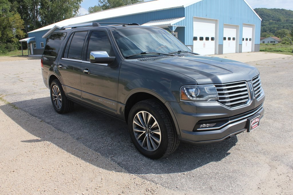 2017 Lincoln Navigator Image 3