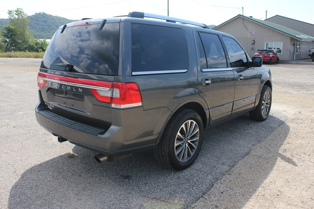2017 Lincoln Navigator Image 5