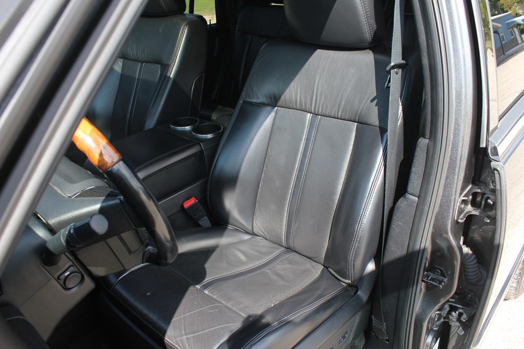 2017 Lincoln Navigator Image 29
