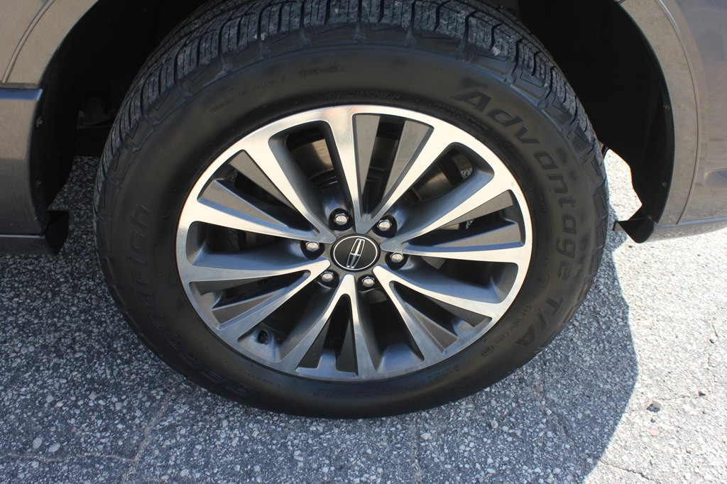 2017 Lincoln Navigator Image 57