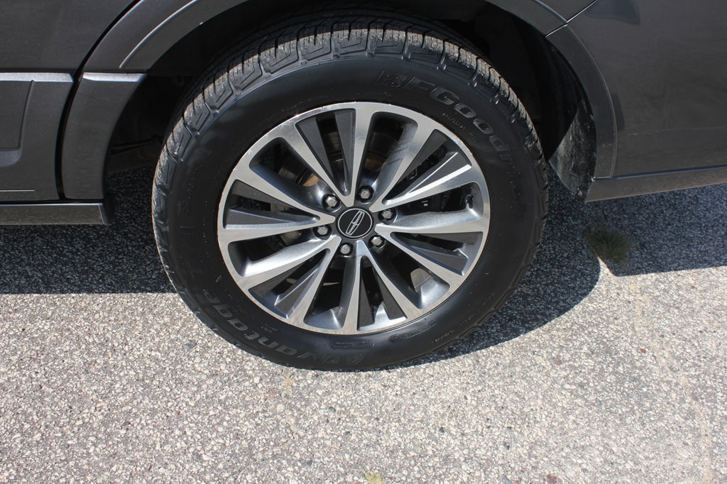 2017 Lincoln Navigator Image 59
